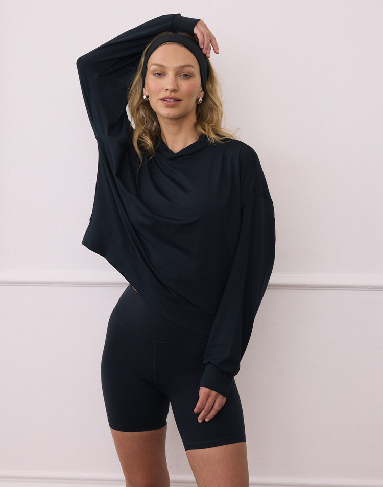 Relaxed Hoodie in Black