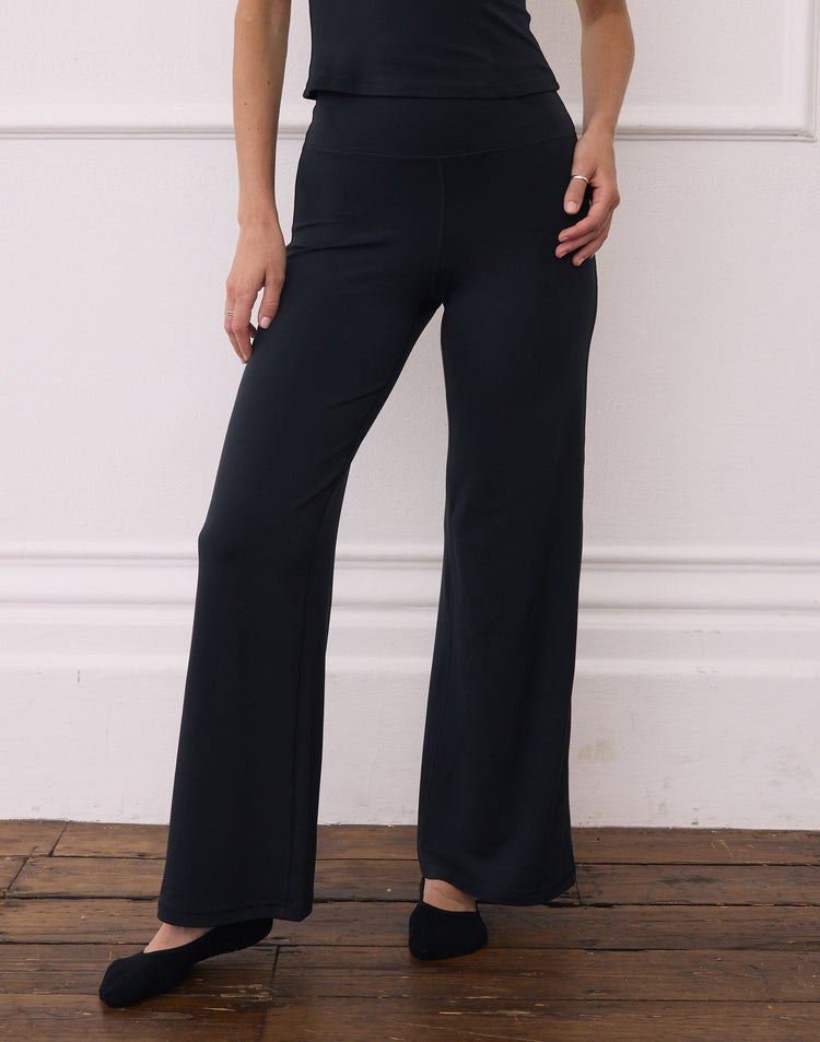 Wide Leg Legging in Black
